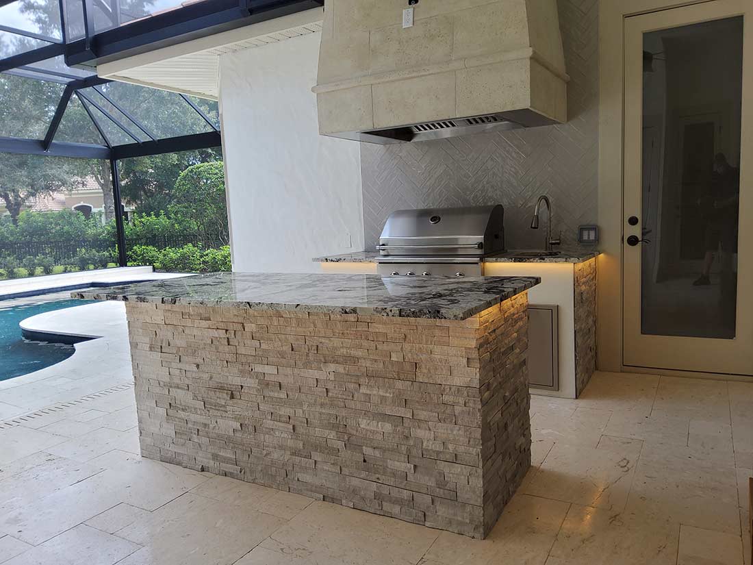 Granite outdoor kitchen – for the great summer parties
