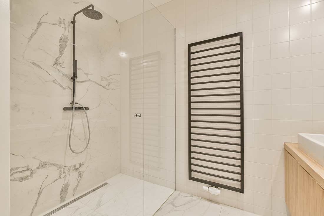 Quartz shower panels